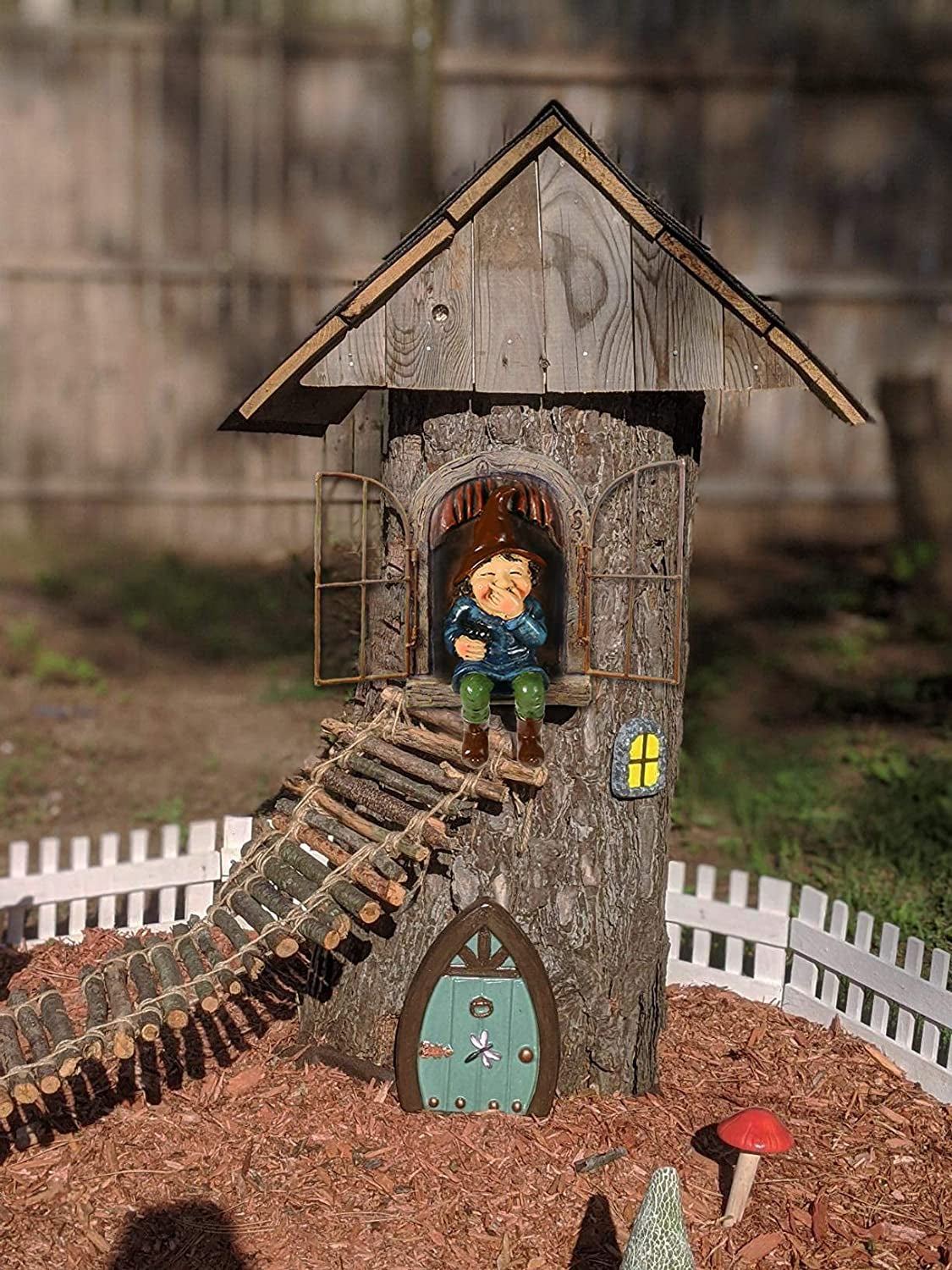 Elf Out the Door Tree Hugger Garden Decor, Garden Gnome Statue Garden Peeker Yard Elves Unimaginable Tree Sculpture Outdoor Gnomes Garden Decoration(Garden Gnomes) (Garden Gnome B)