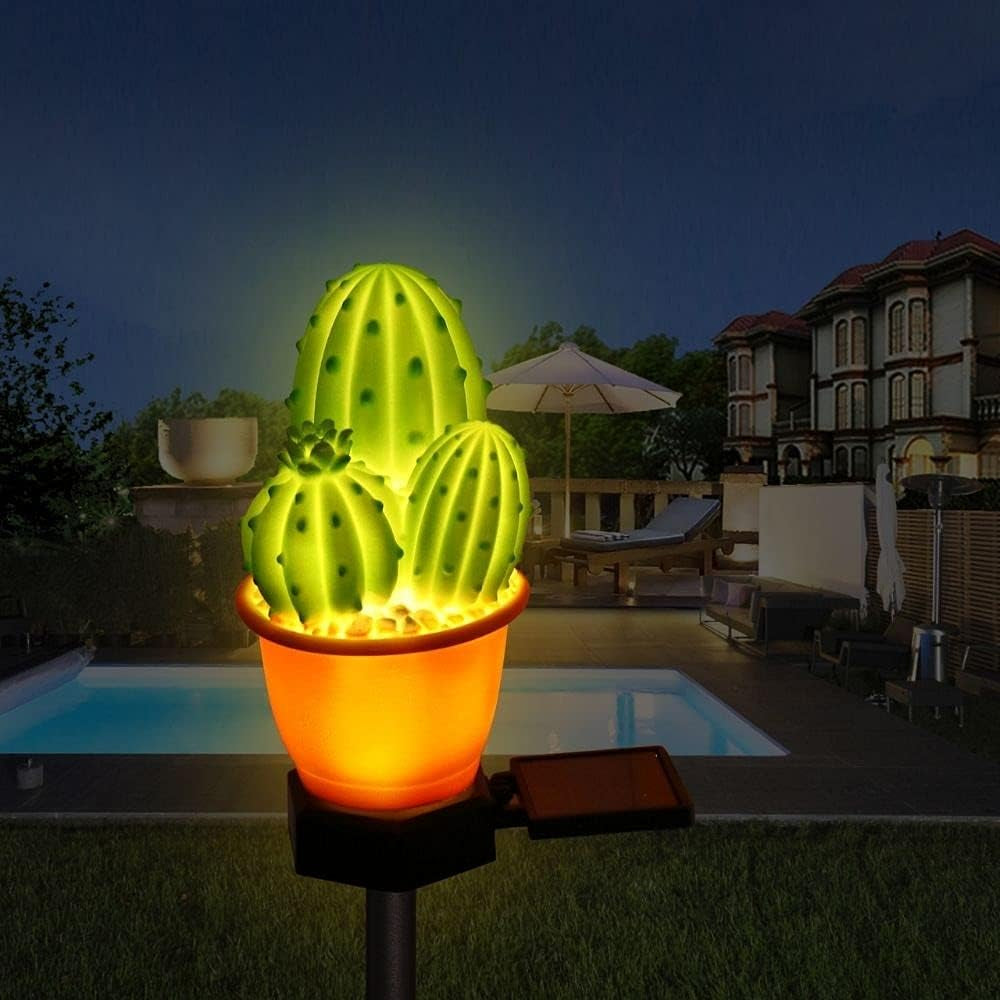 Solar Lights Outdoor Garden Decorative 2 Packs Solar Cactus Light Garden Stake Lights Waterproof for Patio, Lawn, Garden, Yard