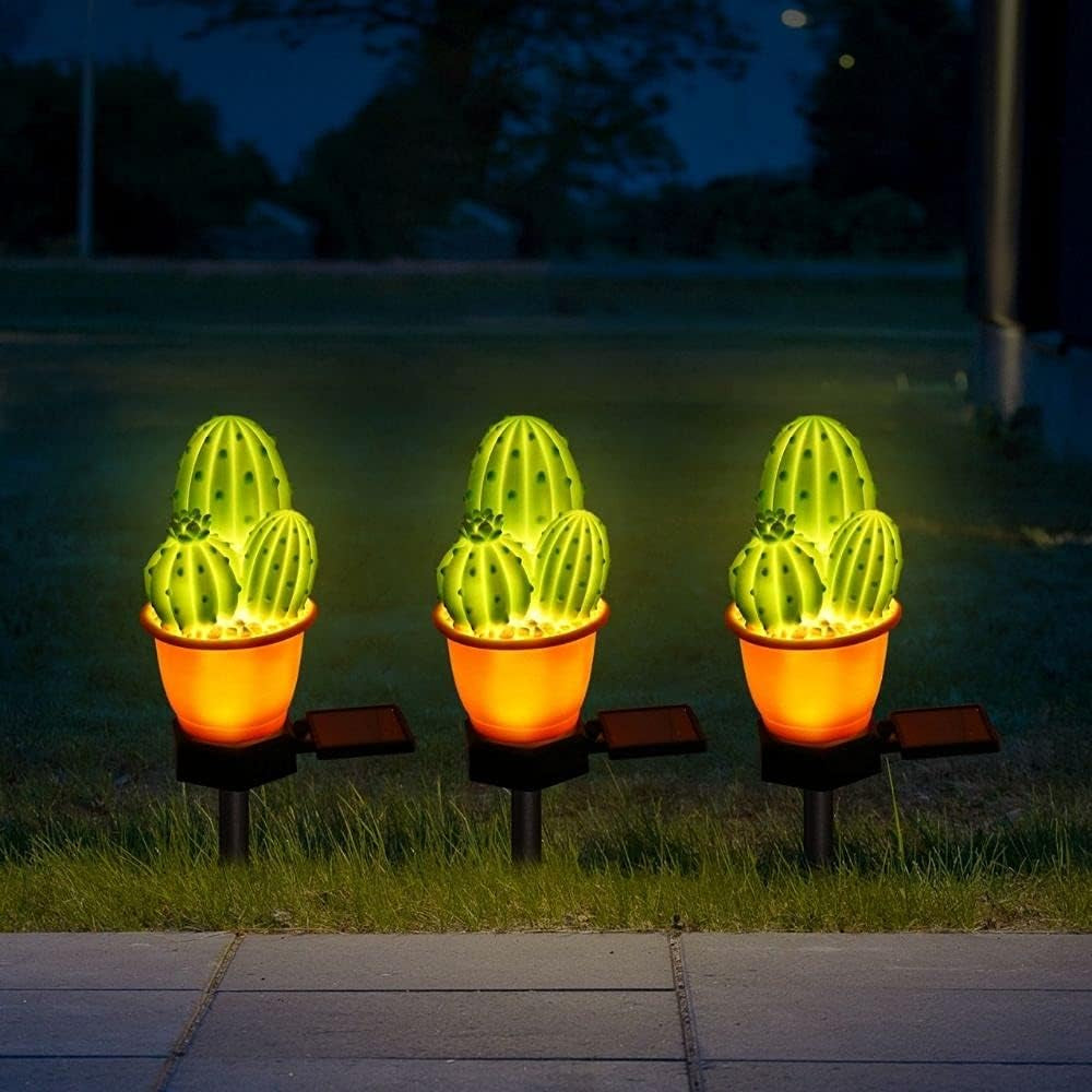 Solar Lights Outdoor Garden Decorative 2 Packs Solar Cactus Light Garden Stake Lights Waterproof for Patio, Lawn, Garden, Yard